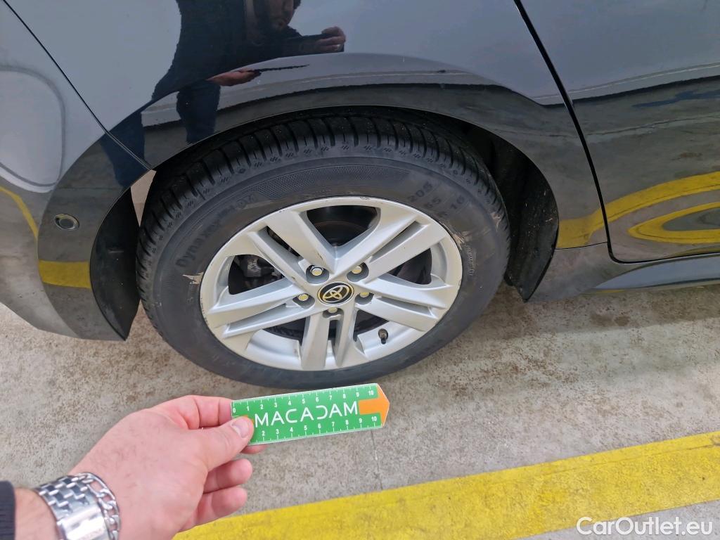  Toyota  Corolla TOYOTA  / 2018 / 5P / Berline Hybride 122h Dynamic Business Stage Acad #11