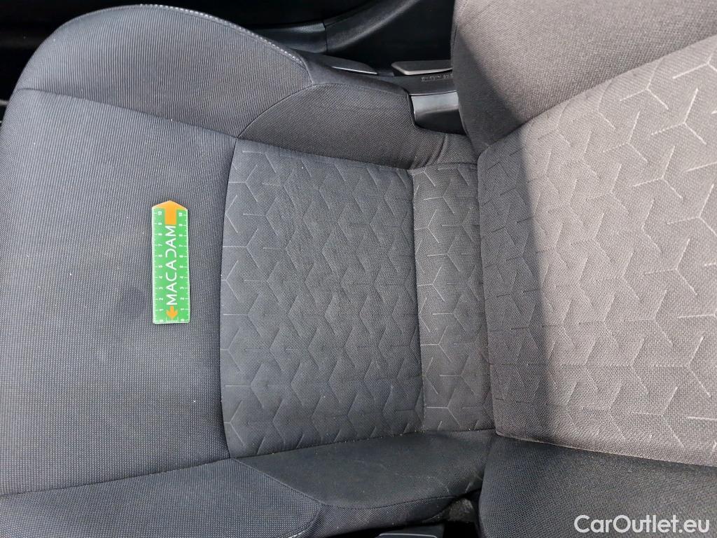  Toyota  Corolla TOYOTA  / 2018 / 5P / Berline Hybride 122h Dynamic Business Stage Acad #16