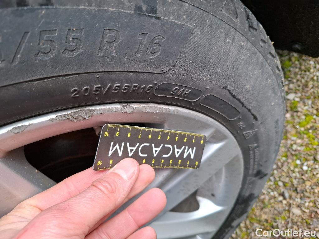  Toyota  Corolla TOYOTA  Touring Sports / 2018 / 5P / Break Hybride 122h Dynamic Business Beyond Zer #14