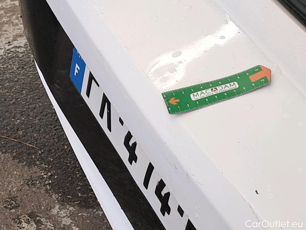  Toyota  Corolla TOYOTA  5p Berline Hybride 122h Dynamic Business #13