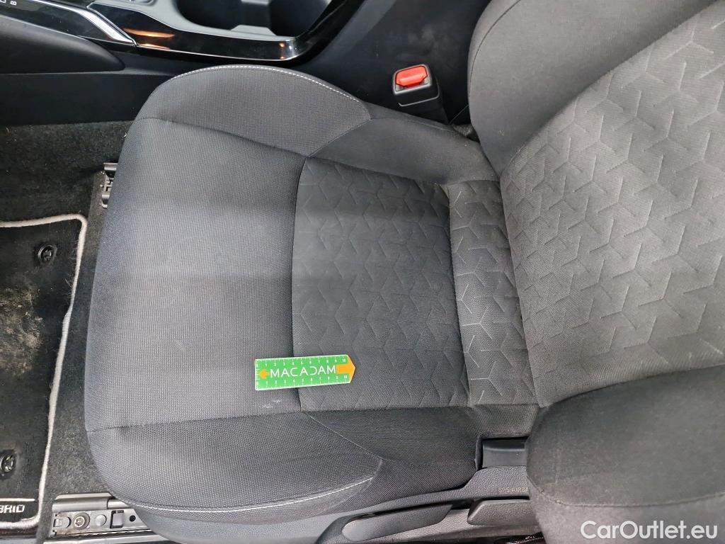  Toyota  Corolla TOYOTA  / 2018 / 5P / Berline Hybride 122h Dynamic Business Stage Acad #18