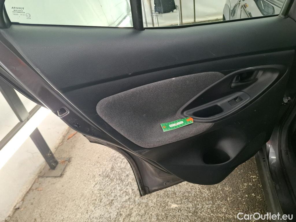  Toyota  Yaris Cross TOYOTA  Hybride / 2021 / 5P / SUV 1.5 HYBRID 116H DYNAMIC BUSINESS BEYOND #23