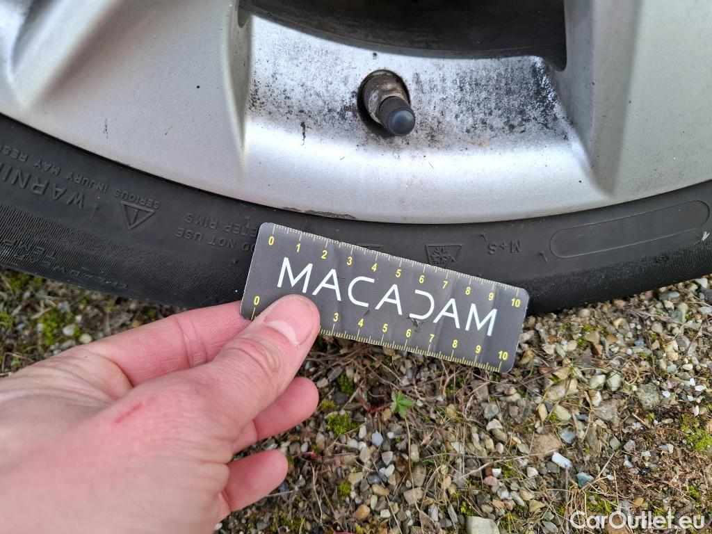  Toyota  Corolla TOYOTA  Touring Sports / 2018 / 5P / Break Hybride 122h Dynamic Business Beyond Zer #26