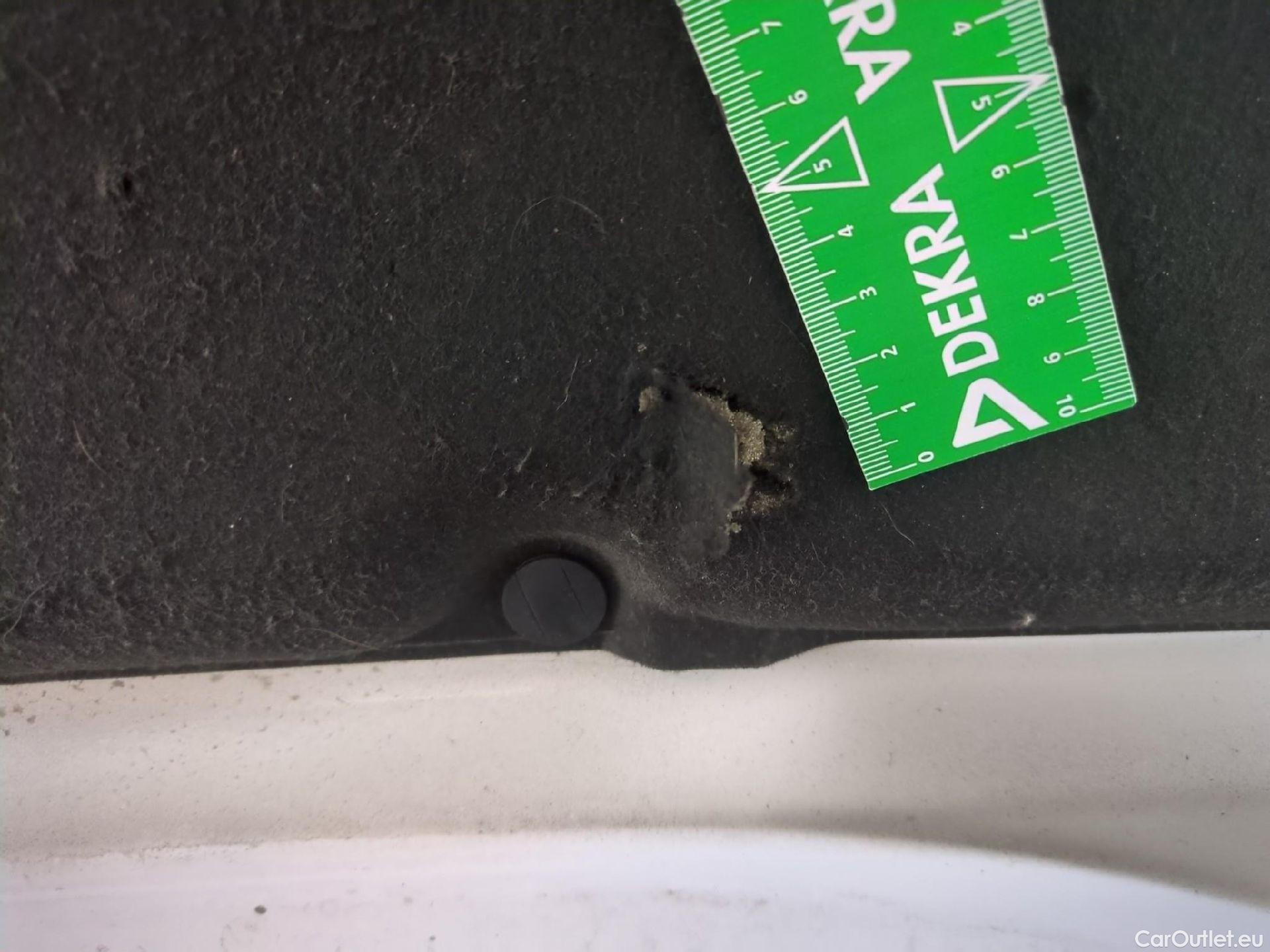  Peugeot  208  Premium 1.5 HDi 100CV BVM6 E6d #50