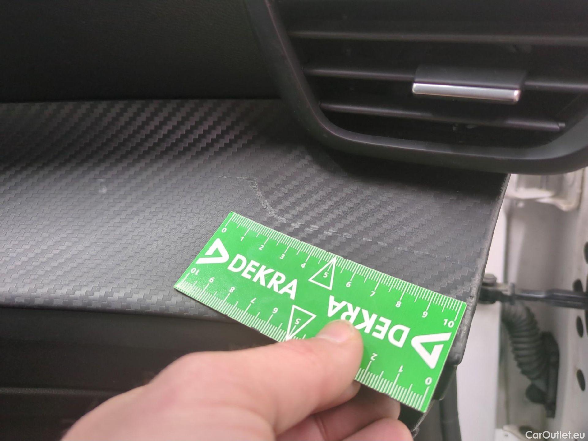  Peugeot  208  Premium 1.5 HDi 100CV BVM6 E6d #33