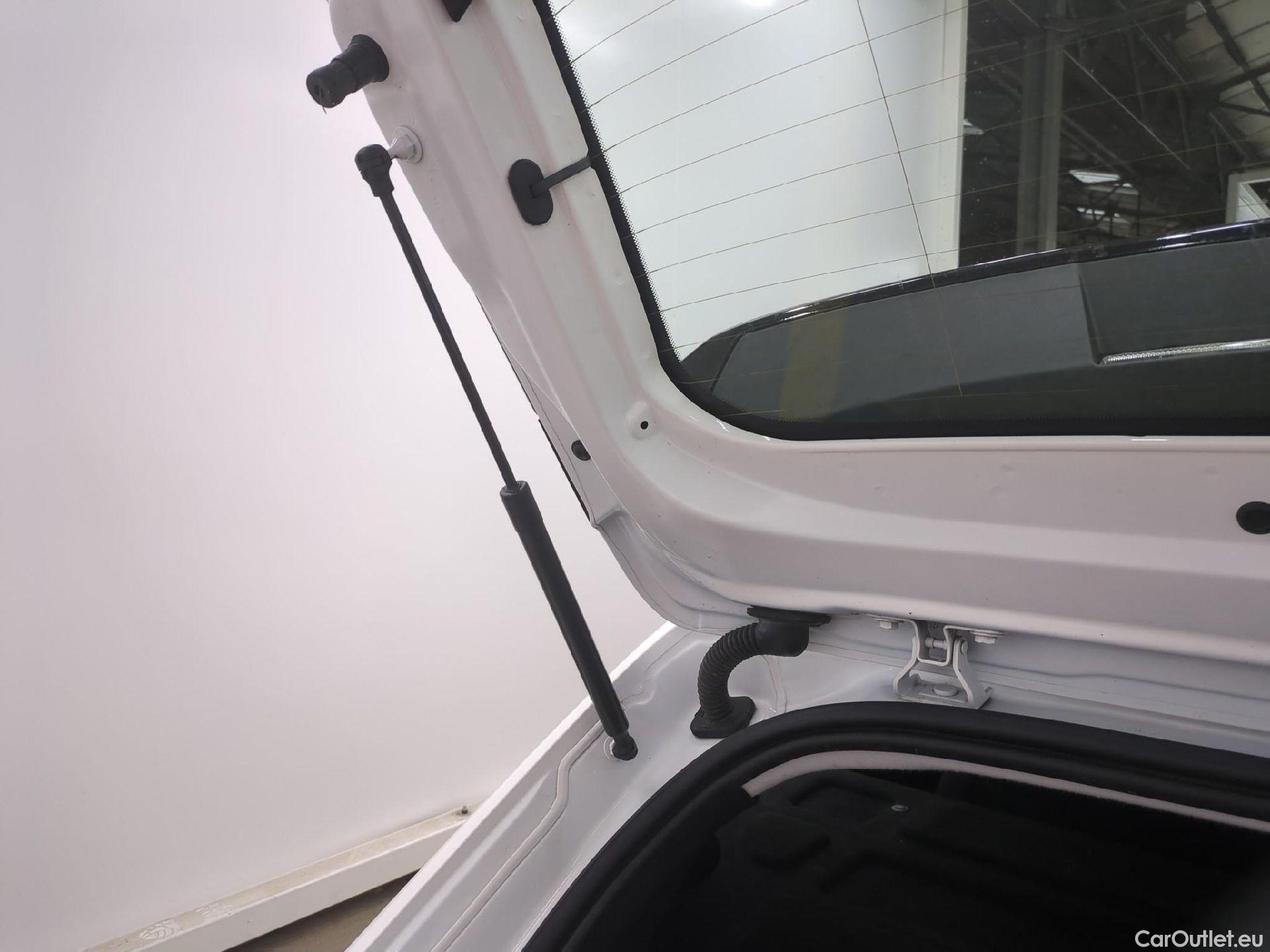  Peugeot  208  Premium 1.5 HDi 100CV BVM6 E6d #48