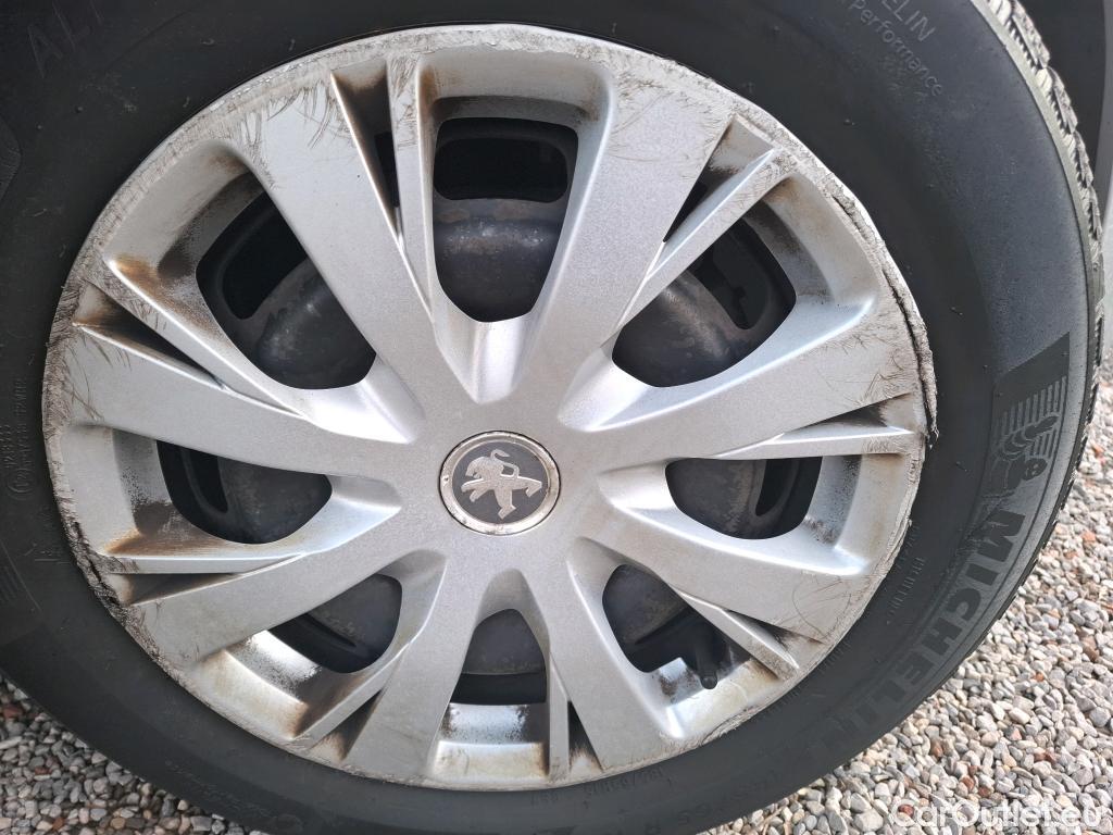  Peugeot  208  Affaire Premium Pack 1.6 HDi 75CV BVM5 E6 #12