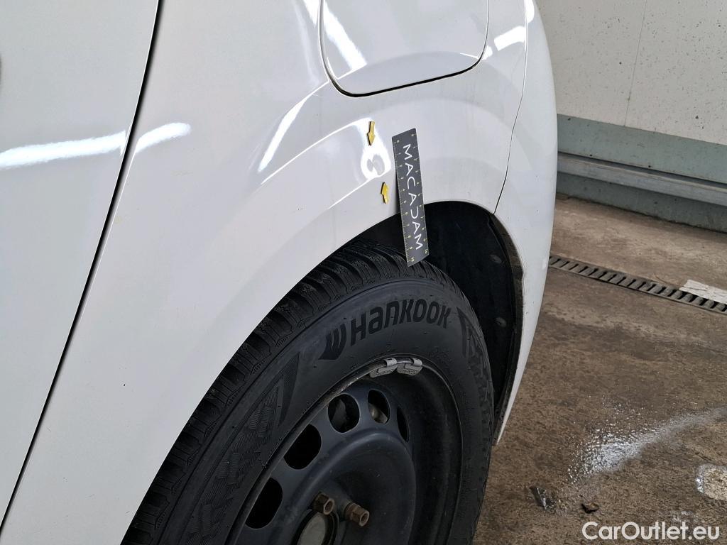  Peugeot  208 PEUGEOT  Affaire 2019 5P Berline 1.5 BlueHDi 100 Premium #9