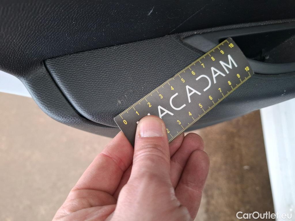  Peugeot  208 PEUGEOT  Affaire 2019 5P Berline 1.5 BlueHDi 100 Premium #6