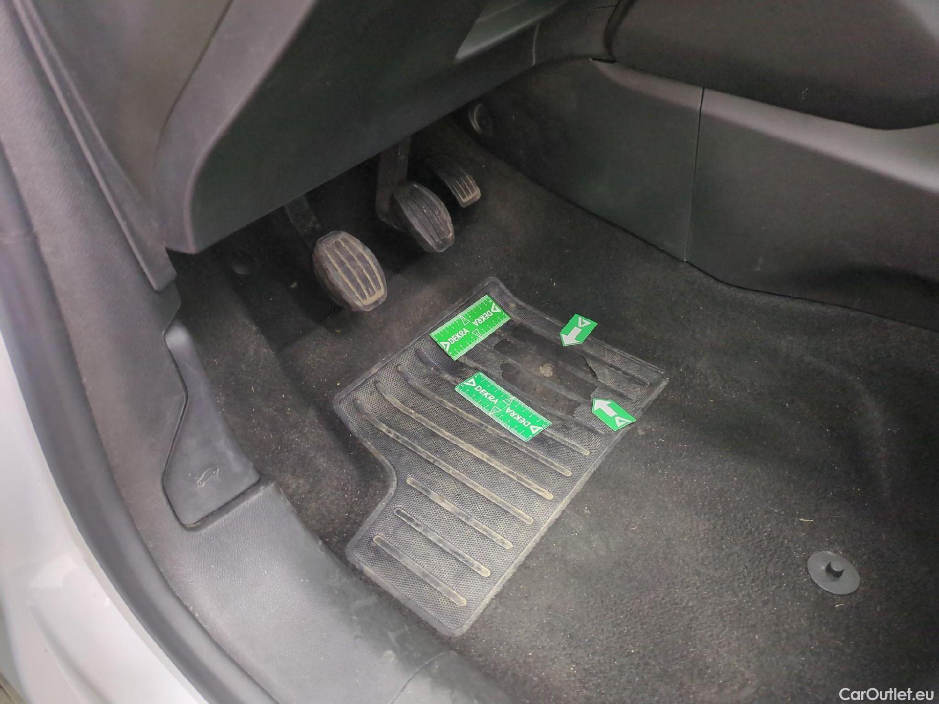  Peugeot  208  Premium 1.5 HDi 100CV BVM6 E6d #4