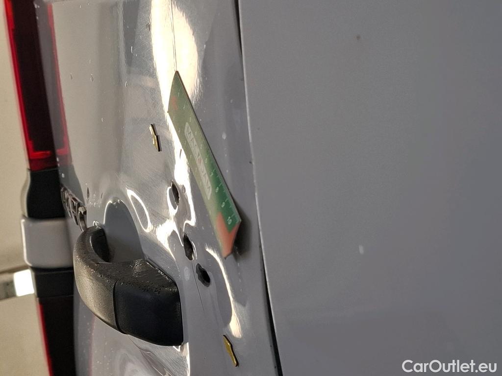  Renault  Trafic RENAULT  / 2019 / 4P / Fourgon tole NV CA GCF L1H1 1200 dCi 120 S&S #6