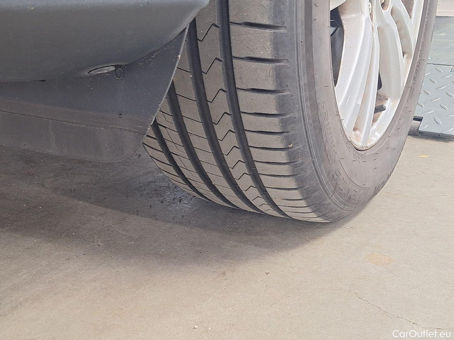  Ford  Kuga Ford,  FL'16, Ford  1.5 TDCi 4x2 88kW Business Class 5d #128