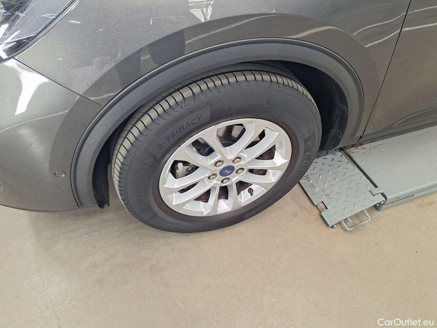  Ford  Kuga Ford,  '19, Ford  1.5 EcoBlue 88kW Titanium 5d #69