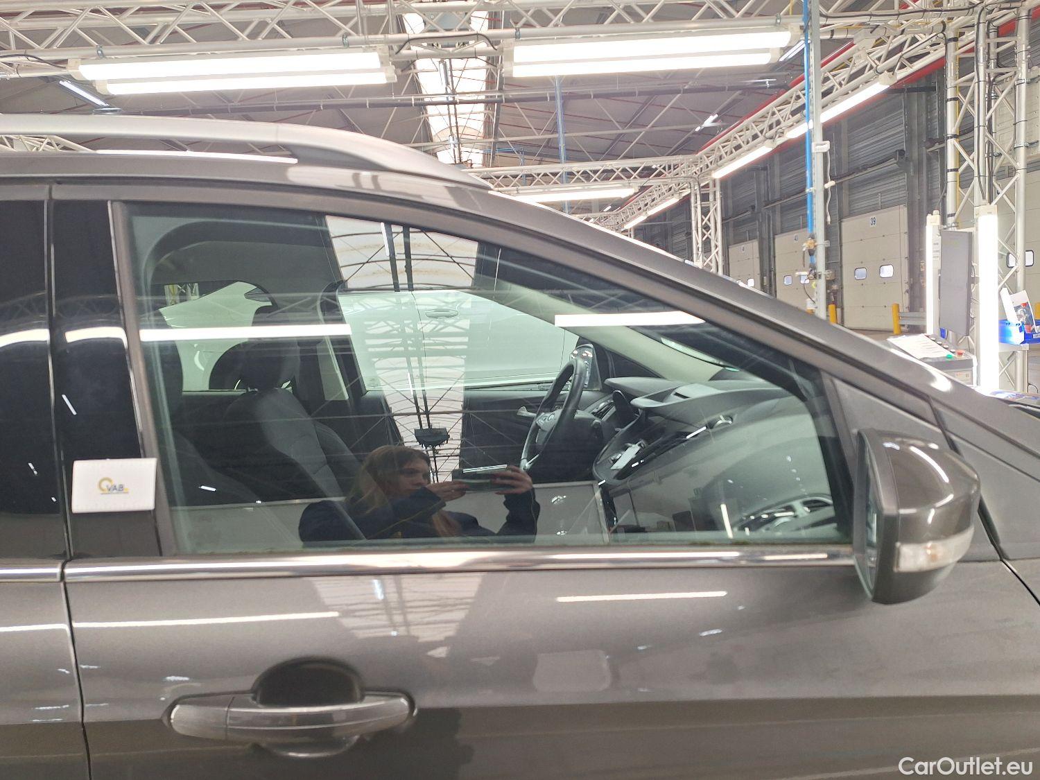  Ford  Kuga Ford,  FL'16, Ford  1.5 TDCi 4x2 88kW Business Class 5d #97