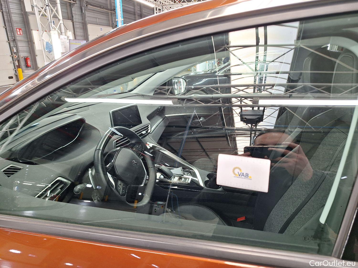  Peugeot  3008 Peugeot,  '16, Peugeot  Hybrid 225 e-Auto8 Allure 5d #49