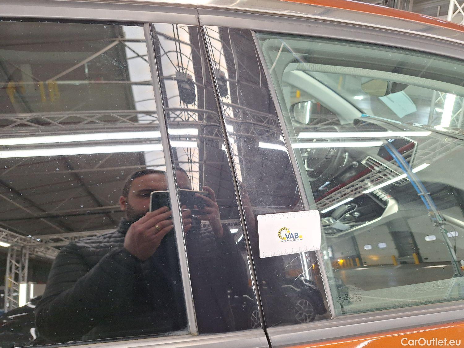  Peugeot  3008 Peugeot,  '16, Peugeot  Hybrid 225 e-Auto8 Allure 5d #40