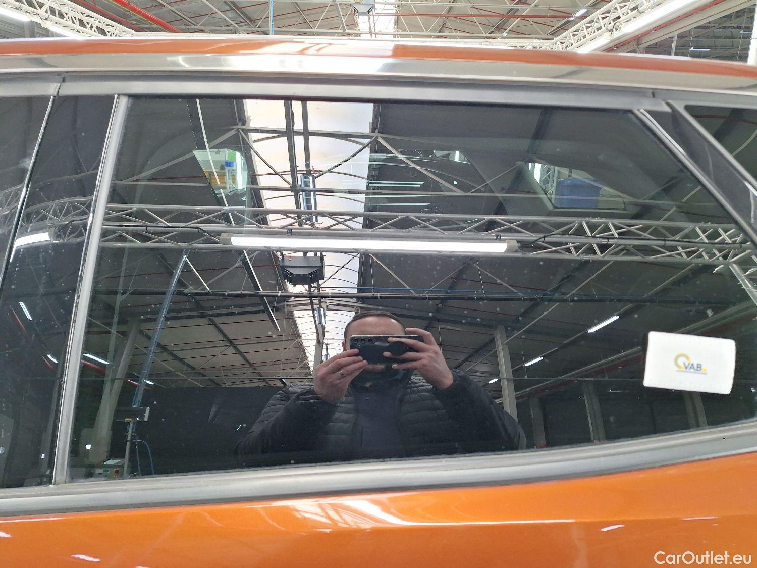  Peugeot  3008 Peugeot,  '16, Peugeot  Hybrid 225 e-Auto8 Allure 5d #51