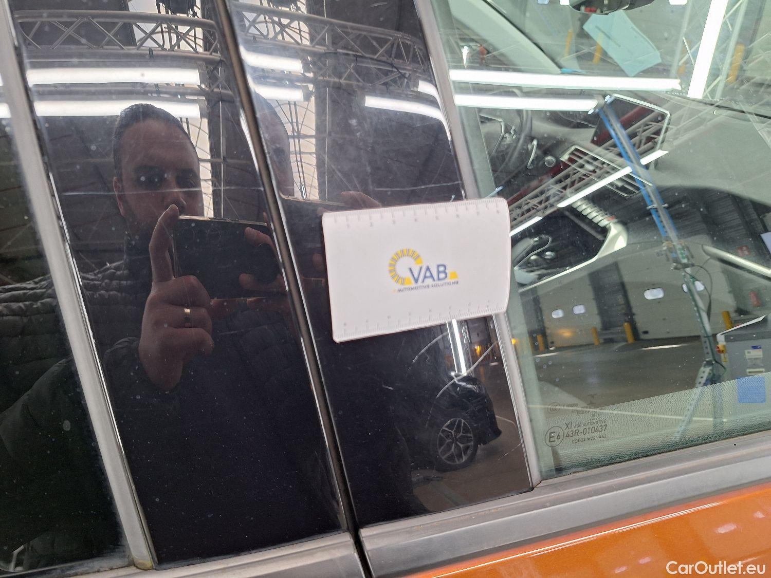  Peugeot  3008 Peugeot,  '16, Peugeot  Hybrid 225 e-Auto8 Allure 5d #41