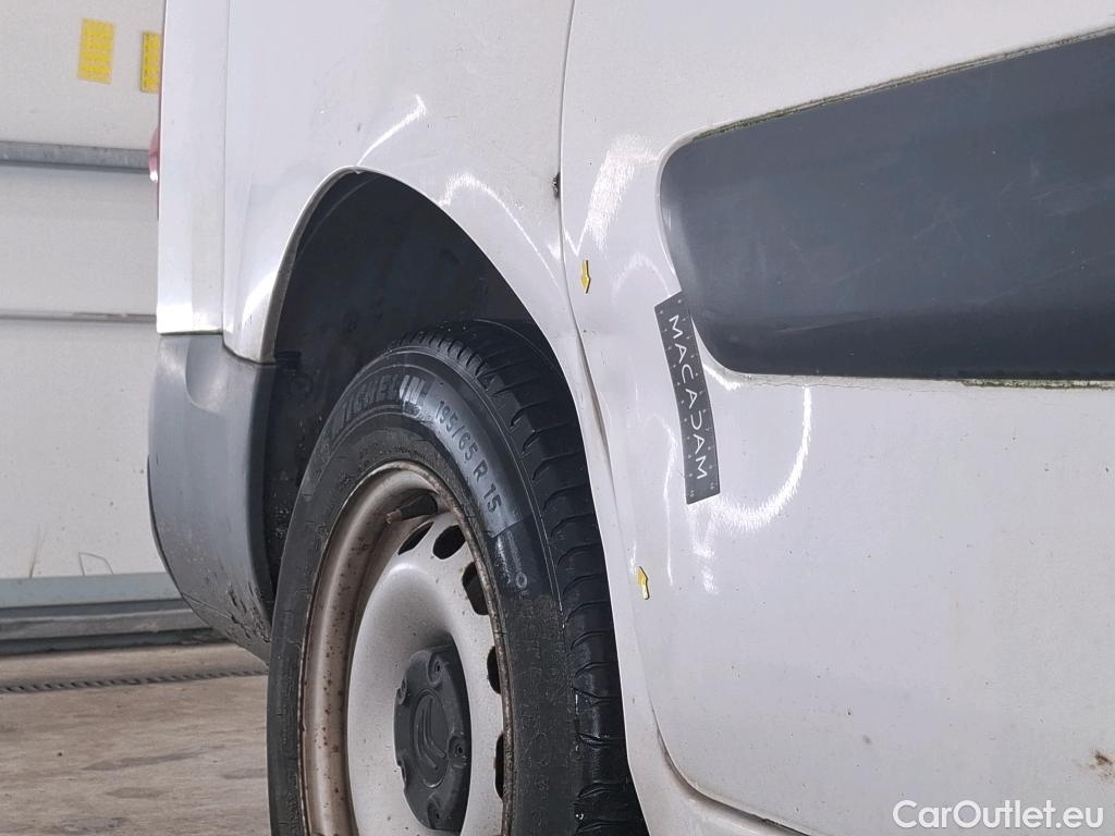  Citroen  Berlingo  Fourgon Confort L2 (Long) Cabine Approfondie 1.6 BlueHDi 100CV BVM5 E6 #14