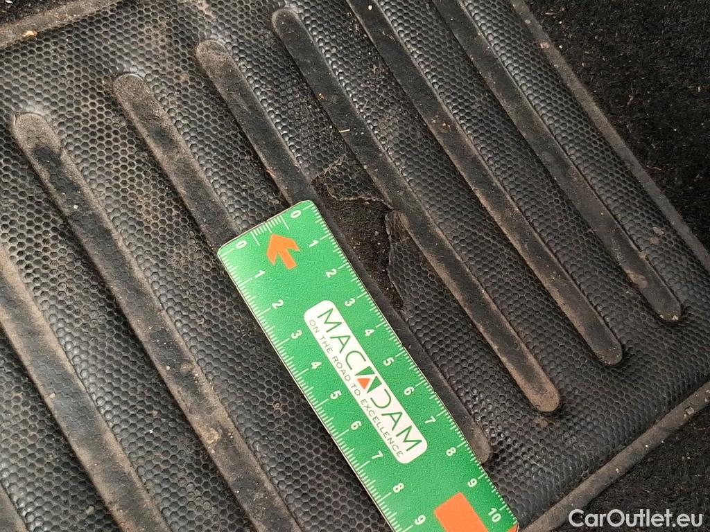  Citroen  C3  Société Feel Nav 1.2 PureTech 80CV BVM5 E6 #3