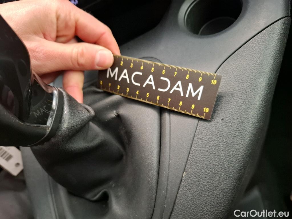  Opel  Combo OPEL  / 2018 / 4P / Fourgonnette 1.5 diesel 100chL1H1/stand CARGO PACK C #46