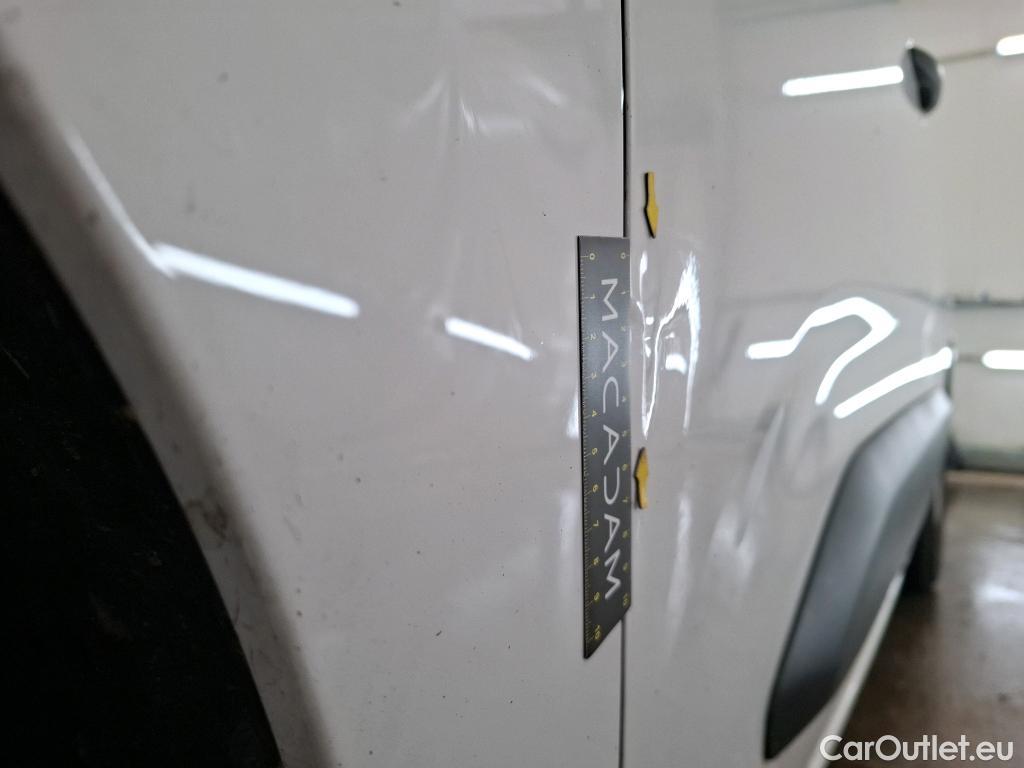  Opel  Combo OPEL  / 2018 / 4P / Fourgonnette 1.5 diesel 100chL1H1/stand CARGO PACK C #56