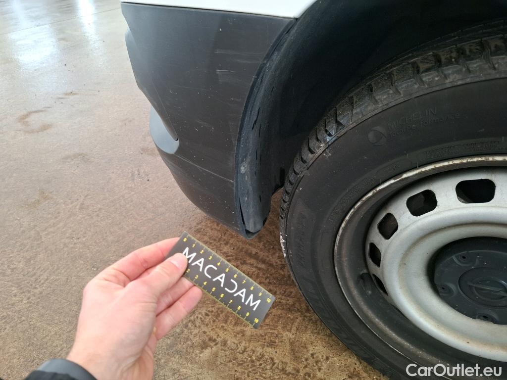  Opel  Combo OPEL  / 2018 / 4P / Fourgonnette 1.5 diesel 100chL1H1/stand CARGO PACK C #75