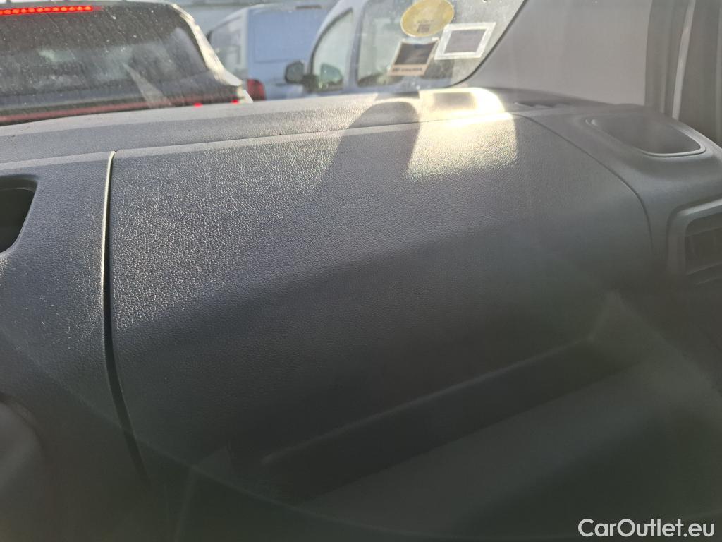  Opel  Combo OPEL  / 2018 / 4P / Fourgonnette 1.5 diesel 100chL1H1/stand CARGO PACK C #97