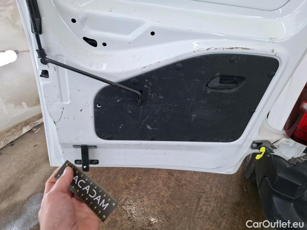  Opel  Combo OPEL  / 2018 / 4P / Fourgonnette 1.5 diesel 100chL1H1/stand CARGO PACK C #71