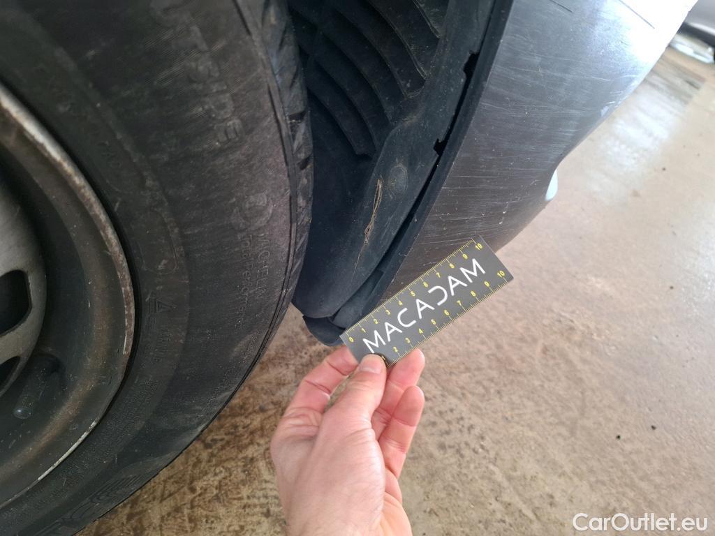  Opel  Combo OPEL  / 2018 / 4P / Fourgonnette 1.5 diesel 100chL1H1/stand CARGO PACK C #85