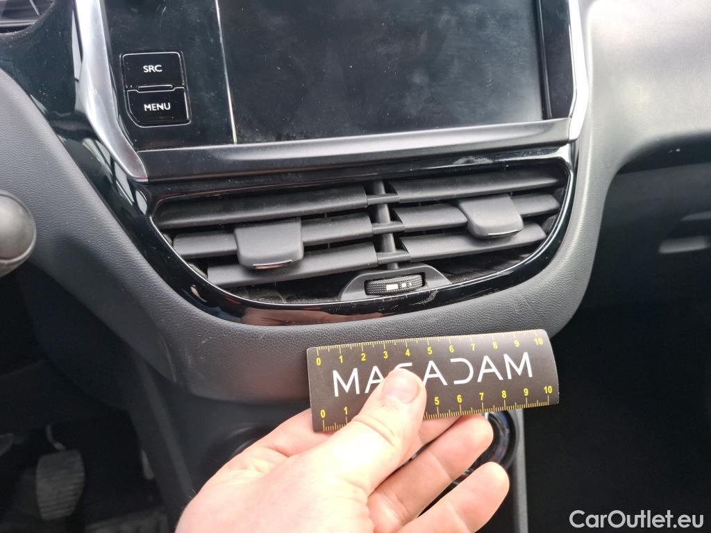  Peugeot  208  Affaire Premium Pack 1.2 80CV BVM5 E6dT #17