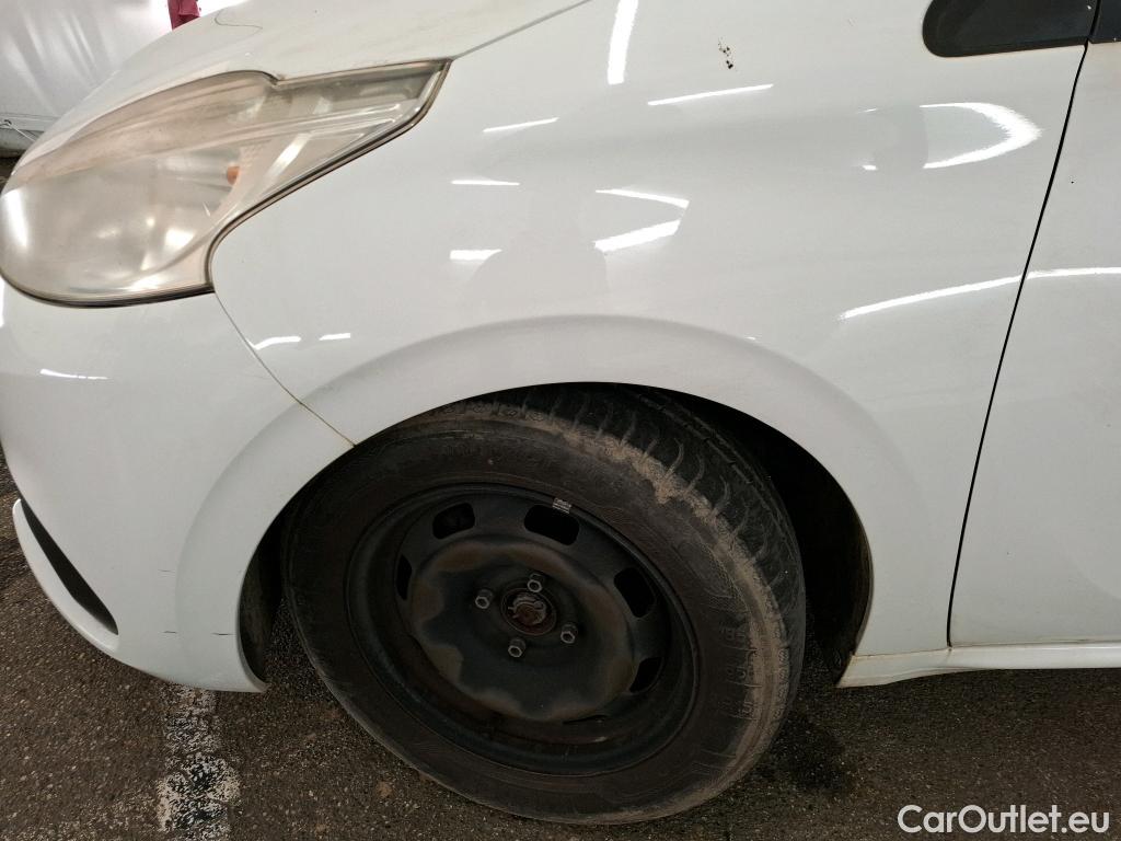  Peugeot  208  Affaire Premium Pack 1.6 HDi 75CV BVM5 E6 #18