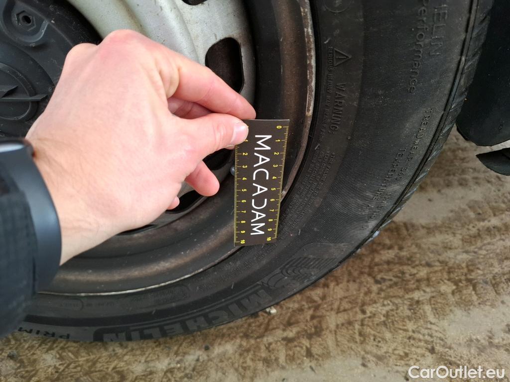  Opel  Combo OPEL  / 2018 / 4P / Fourgonnette 1.5 diesel 100chL1H1/stand CARGO PACK C #43