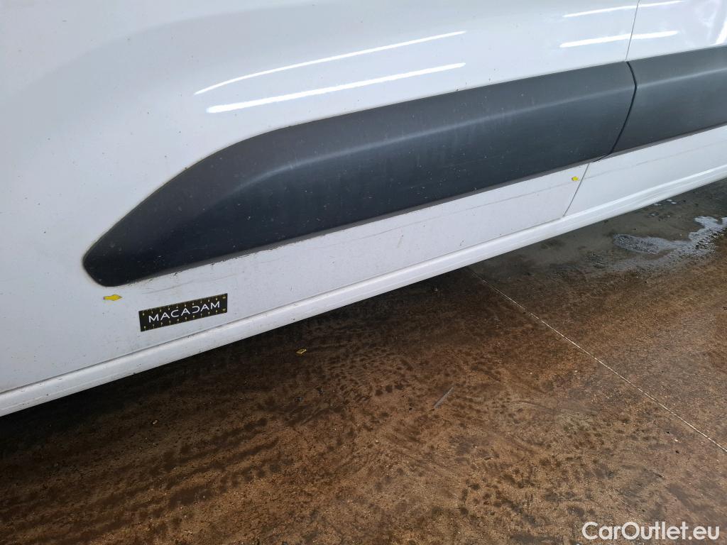  Opel  Combo OPEL  / 2018 / 4P / Fourgonnette 1.5 diesel 100chL1H1/stand CARGO PACK C #57