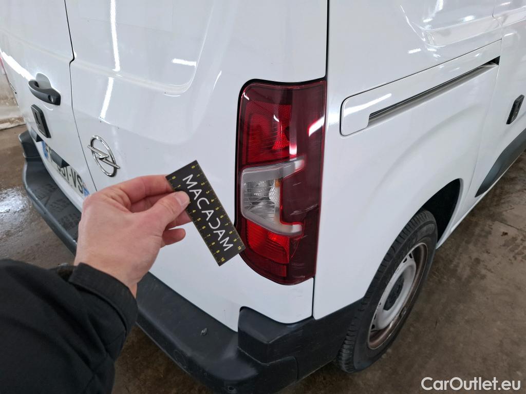  Opel  Combo OPEL  / 2018 / 4P / Fourgonnette 1.5 diesel 100chL1H1/stand CARGO PACK C #26