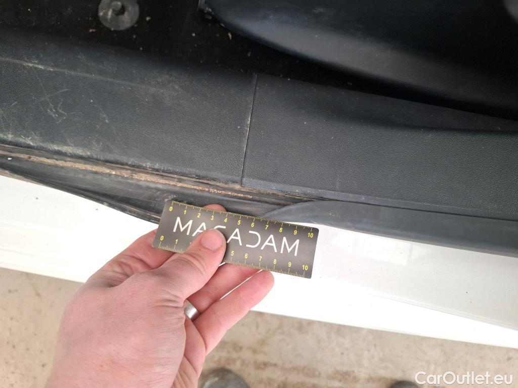  Peugeot  208  Affaire Premium Pack 1.2 80CV BVM5 E6dT #11