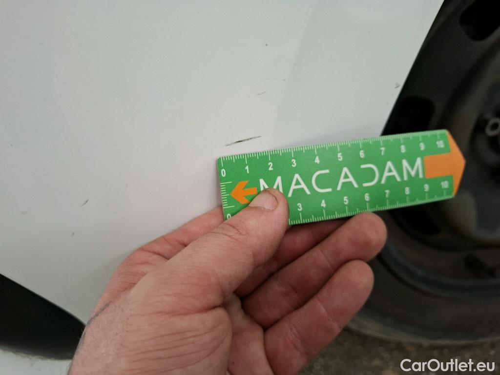  Peugeot  208  Affaire Premium Pack 1.6 HDi 75CV BVM5 E6 #4