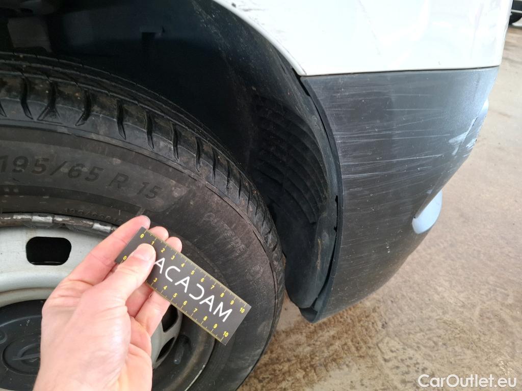  Opel  Combo OPEL  / 2018 / 4P / Fourgonnette 1.5 diesel 100chL1H1/stand CARGO PACK C #84