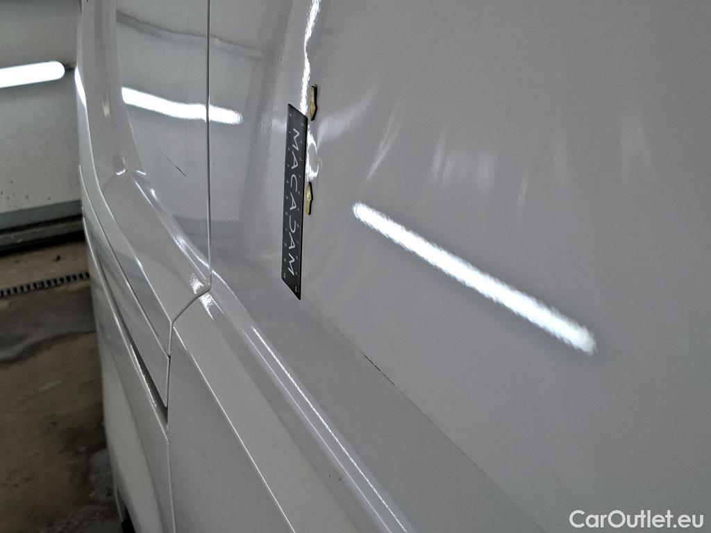  Opel  Combo OPEL  / 2018 / 4P / Fourgonnette 1.5 diesel 100chL1H1/stand CARGO PACK C #52