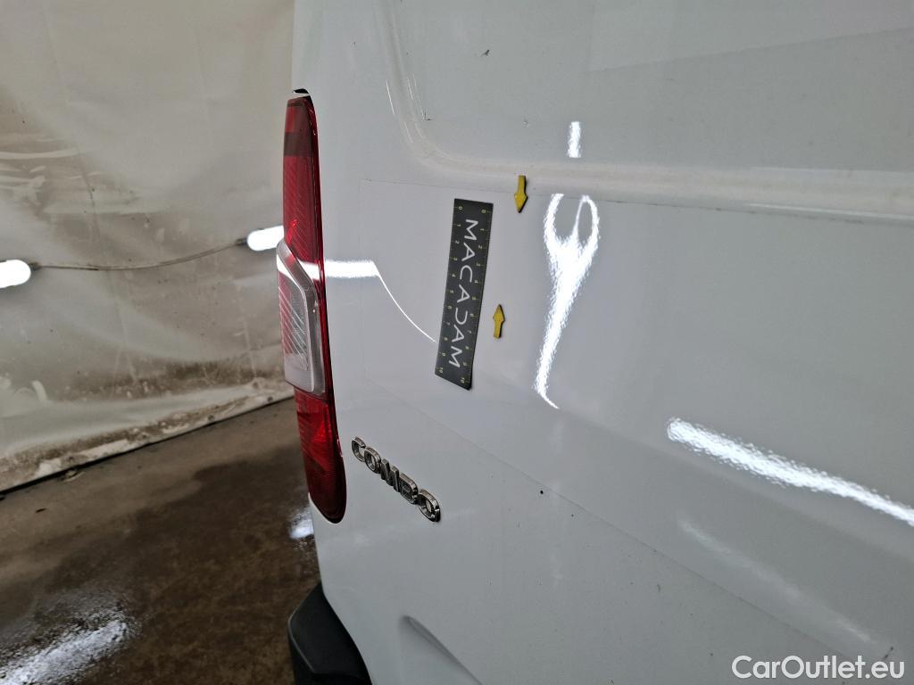  Opel  Combo OPEL  / 2018 / 4P / Fourgonnette 1.5 diesel 100chL1H1/stand CARGO PACK C #50