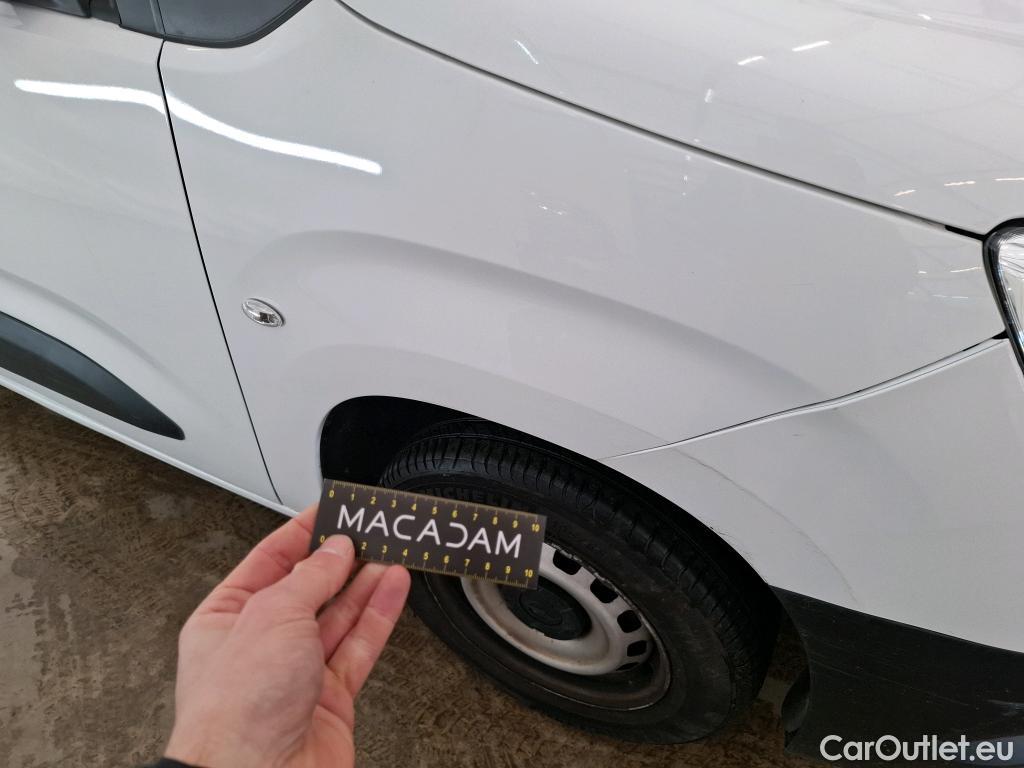  Opel  Combo OPEL  / 2018 / 4P / Fourgonnette 1.5 diesel 100chL1H1/stand CARGO PACK C #92