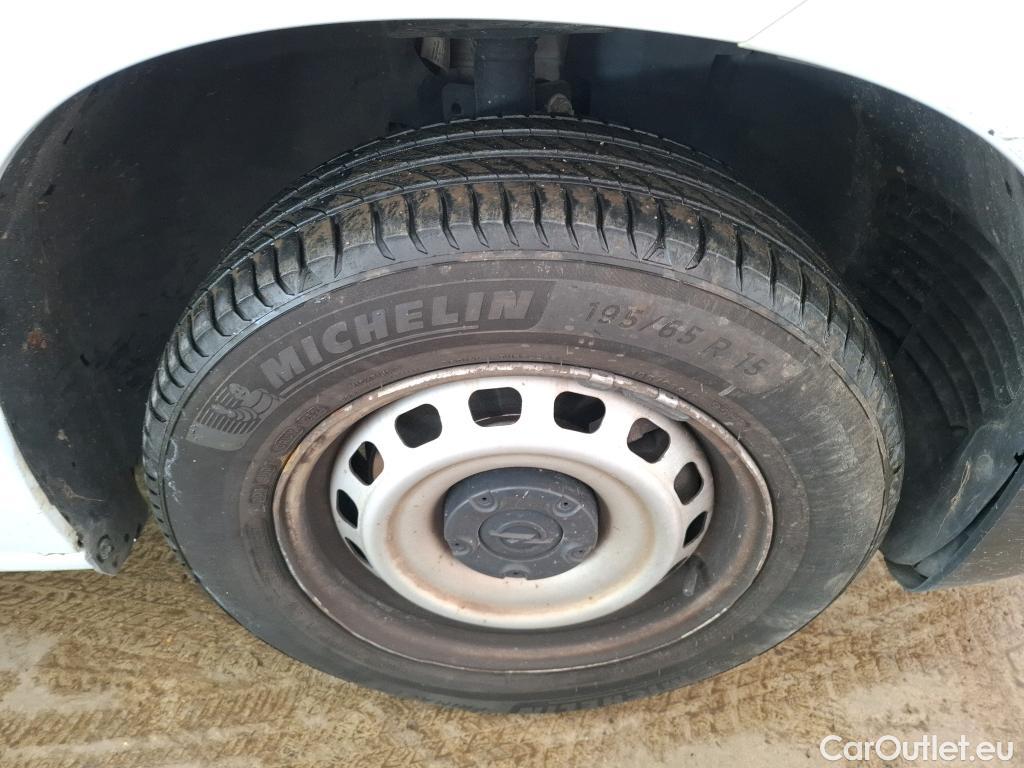  Opel  Combo OPEL  / 2018 / 4P / Fourgonnette 1.5 diesel 100chL1H1/stand CARGO PACK C #35