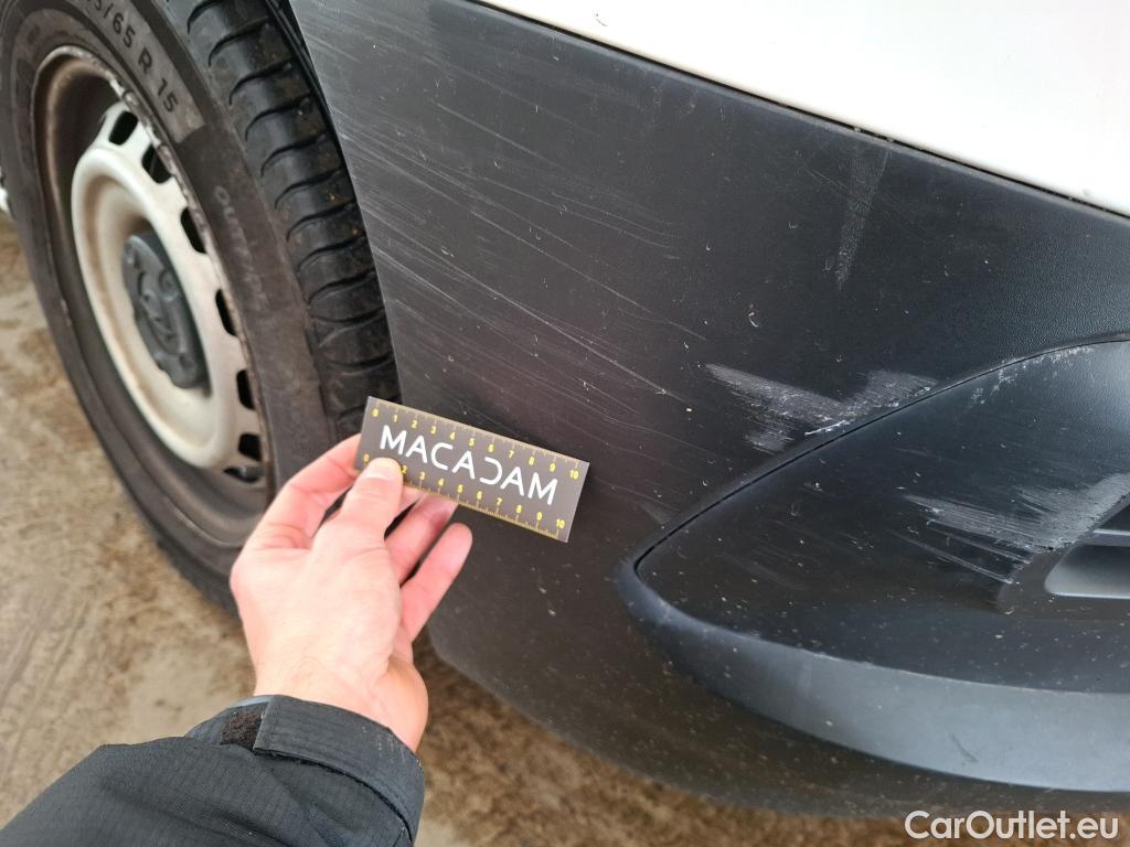  Opel  Combo OPEL  / 2018 / 4P / Fourgonnette 1.5 diesel 100chL1H1/stand CARGO PACK C #82