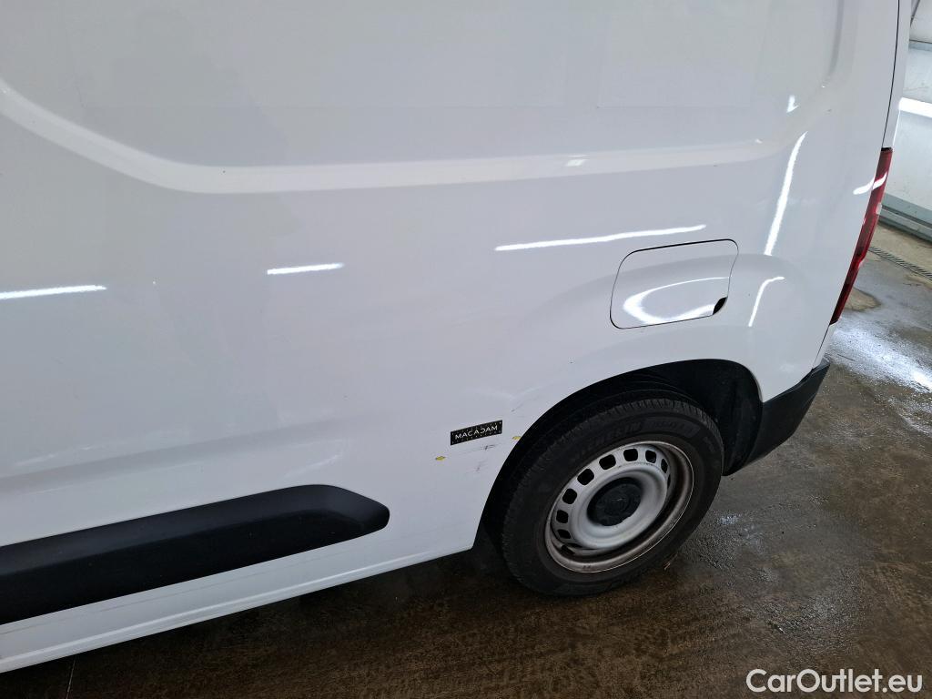  Opel  Combo OPEL  / 2018 / 4P / Fourgonnette 1.5 diesel 100chL1H1/stand CARGO PACK C #3