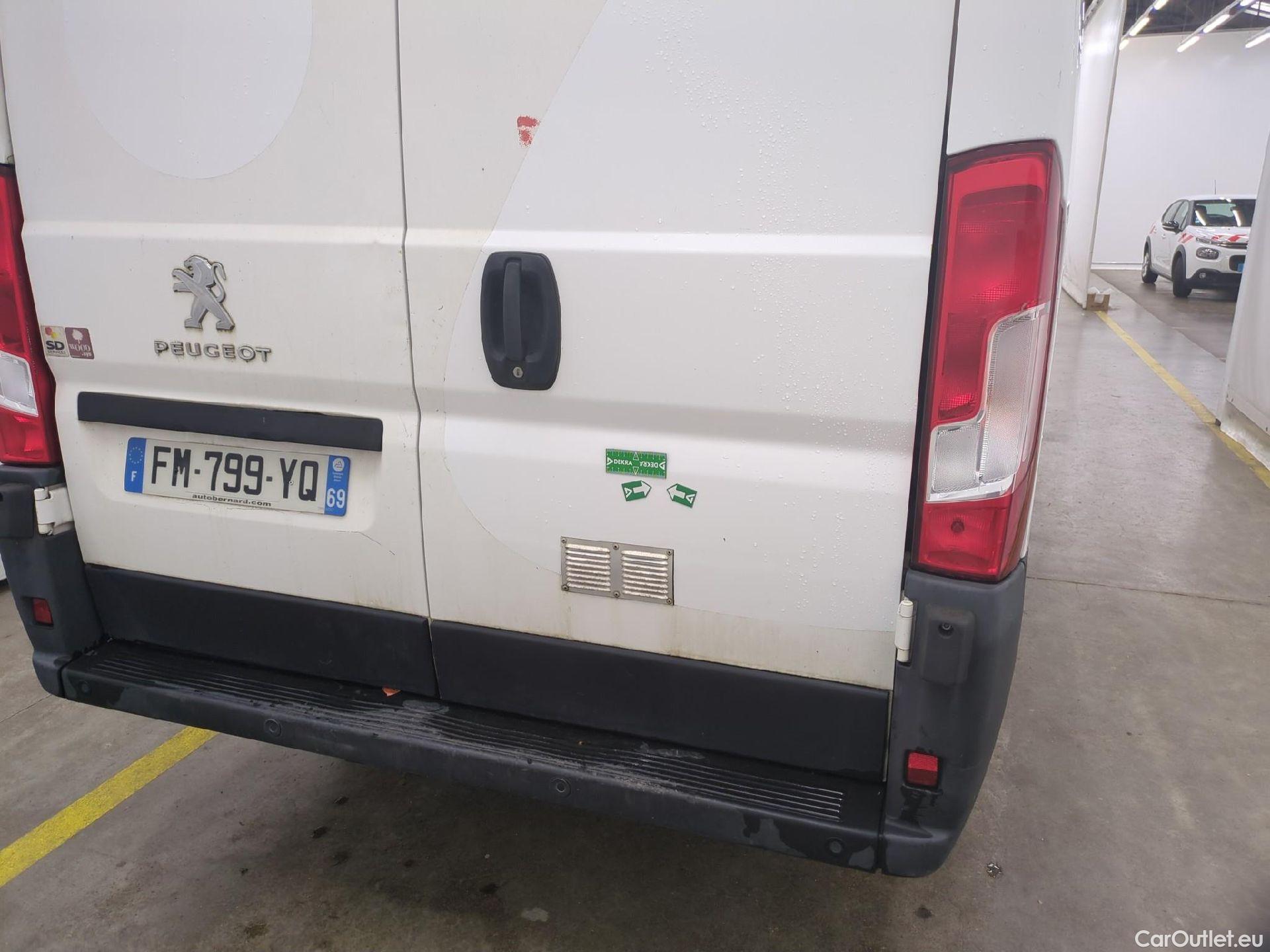  Peugeot  Boxer PEUGEOT  / 2014 / 4P / Fourgon tôlé BlueHDi 140 S&S ASPHALT 435 L4H2 #38