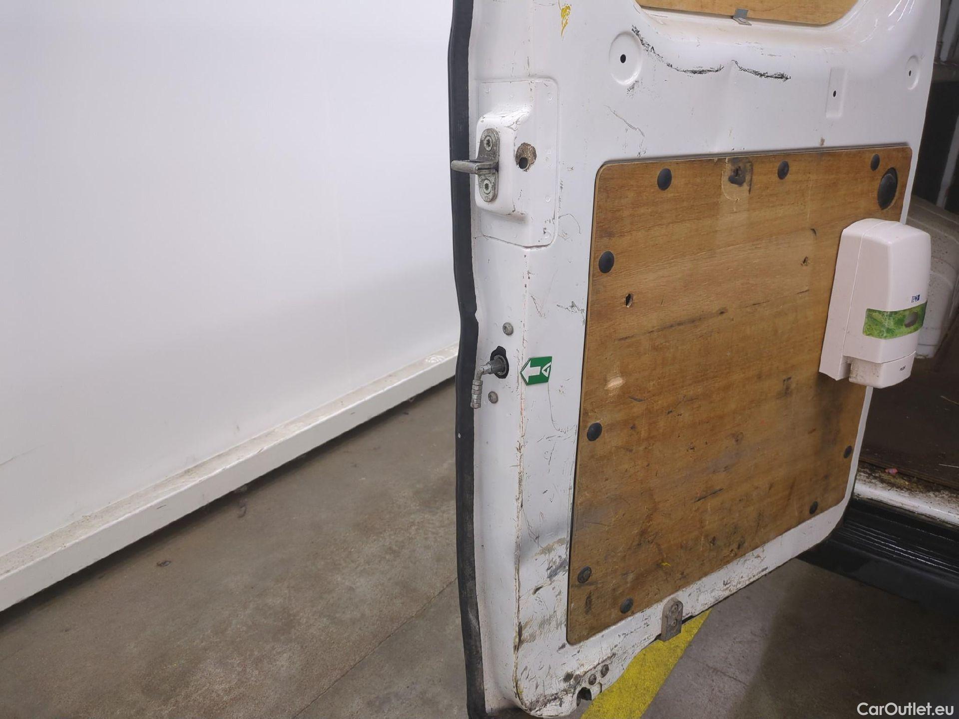  Peugeot  Boxer PEUGEOT  / 2014 / 4P / Fourgon tôlé BlueHDi 140 S&S ASPHALT 435 L4H2 #15