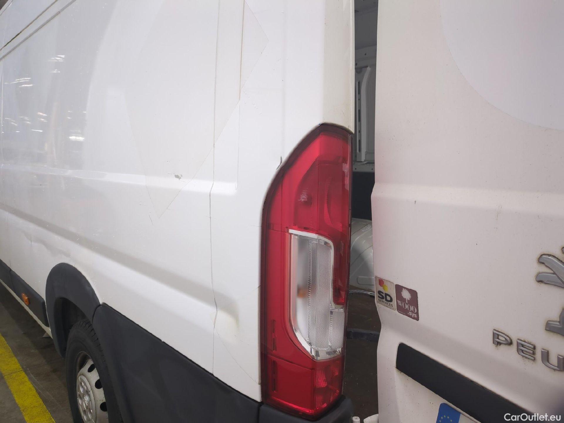  Peugeot  Boxer PEUGEOT  / 2014 / 4P / Fourgon tôlé BlueHDi 140 S&S ASPHALT 435 L4H2 #28