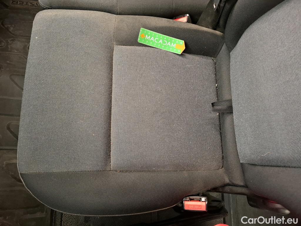  Renault  Master  III Fourgon L2H2 3 5 Grand Confort dCi 135CV BVM6 7 Sieges E6dT #25