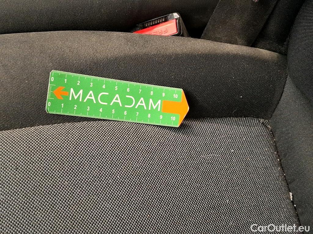  Renault  Master  III Fourgon L2H2 3 5 Grand Confort dCi 135CV BVM6 7 Sieges E6dT #26