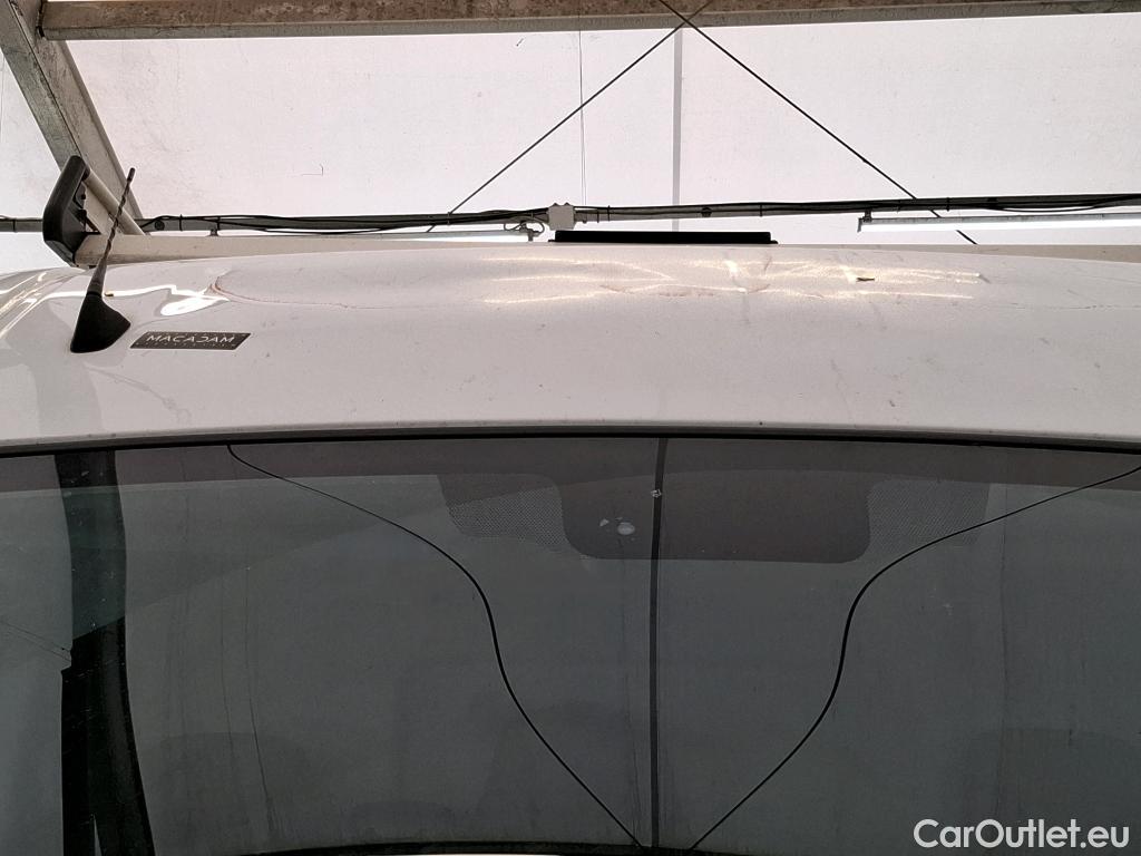  Renault  Master  III Fourgon L2H2 3 5 Grand Confort dCi 135CV BVM6 E6dT #17